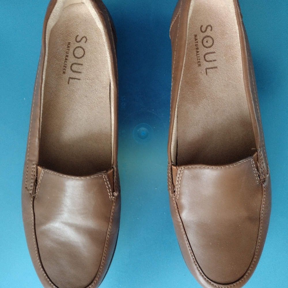 Size 11 Brown Faux Leather Flats